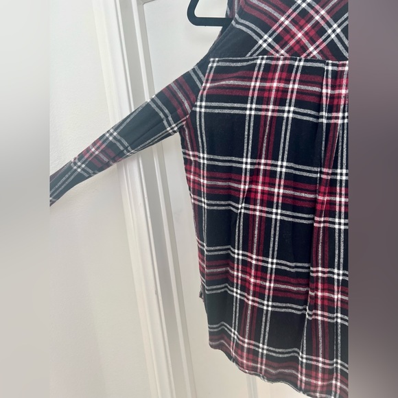 Mixed Threads Allayah Cold Shoulder Top size medium - Picture 5 of 6